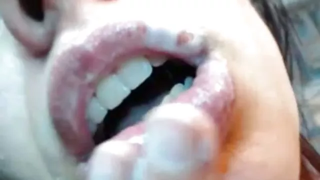 بزرگسالان بدون ثبت نام دختر جوان گره خورده است تا در سکس دوجنسه پیر اولین روز از هفته قدرت